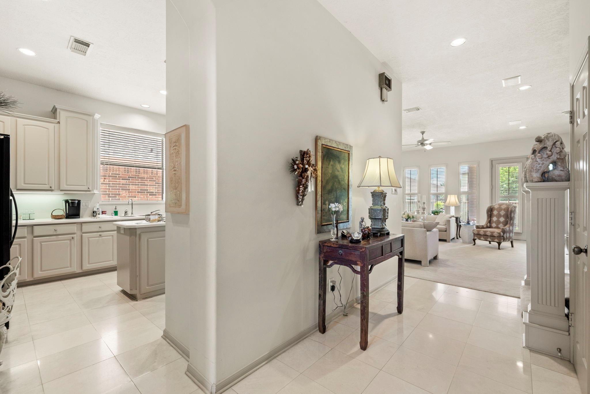 4513 Country Club View