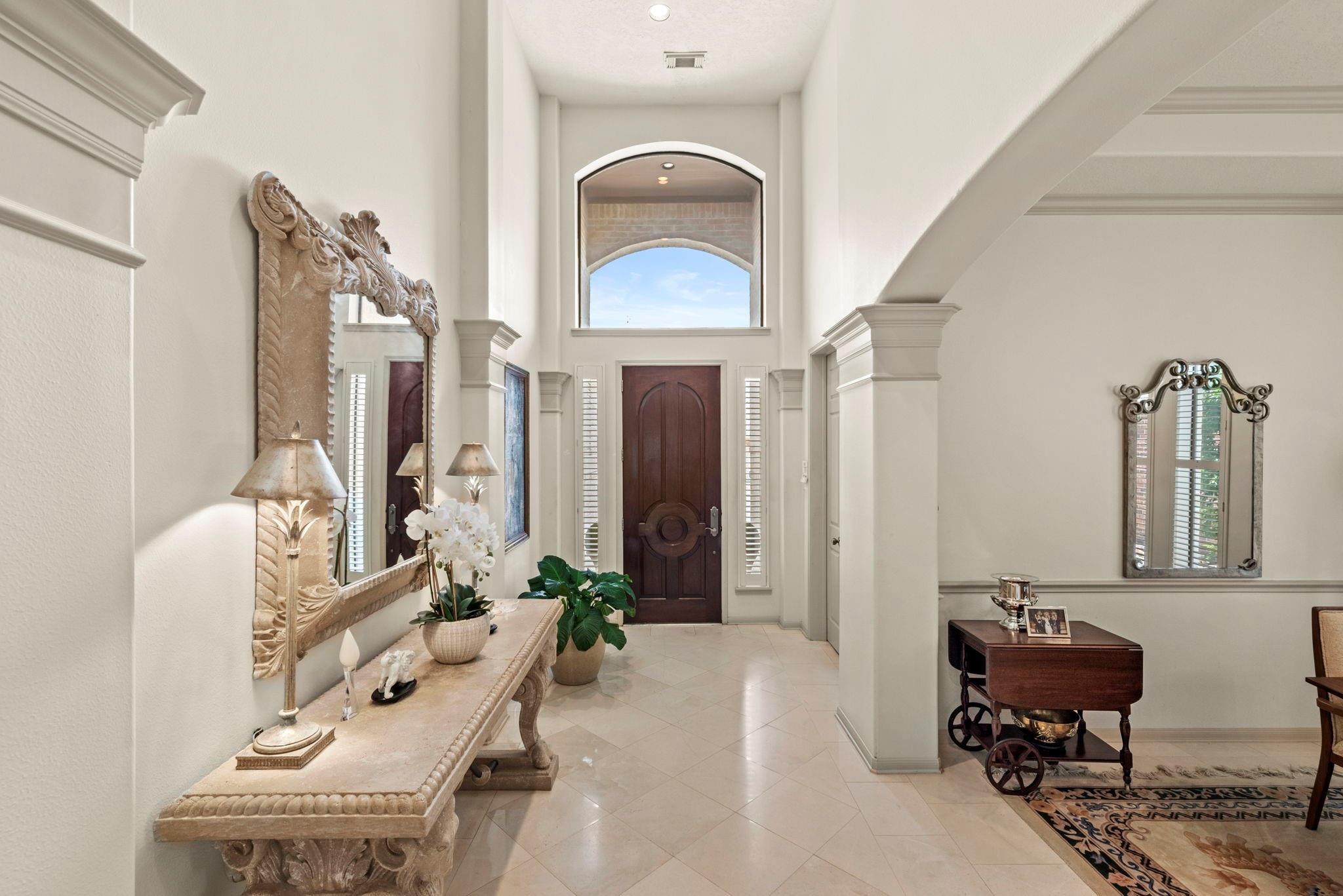 4513 Country Club View