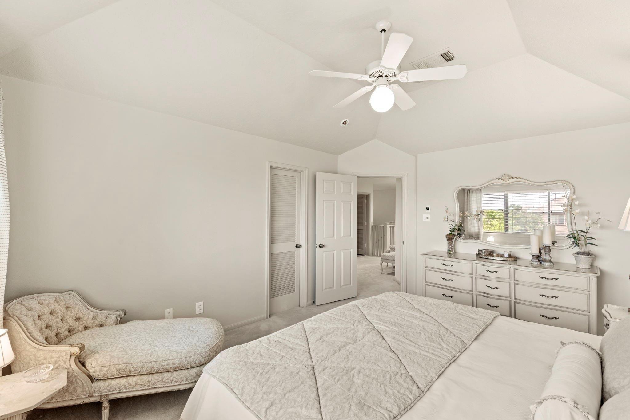 4513 Country Club View