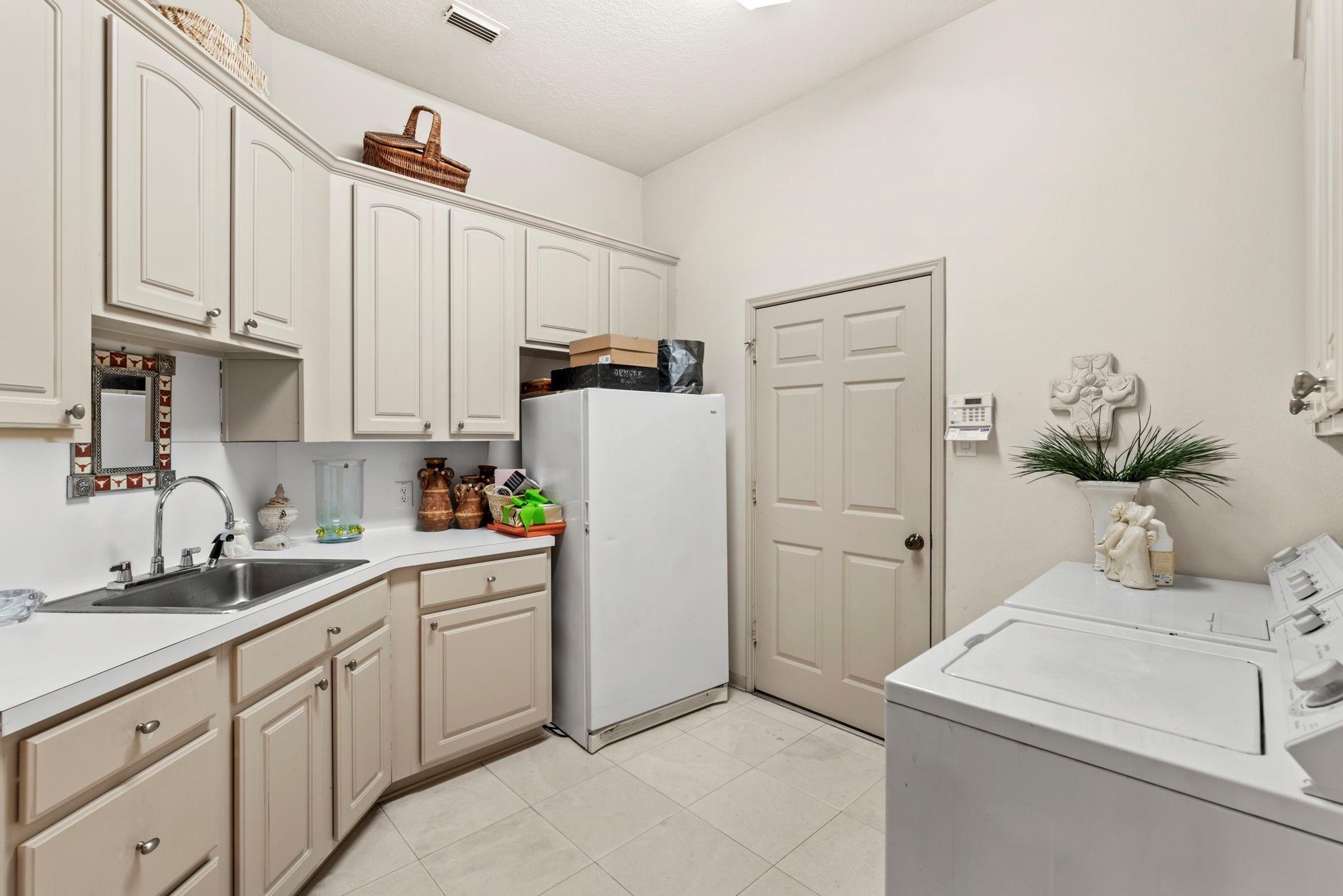 4513 Country Club View