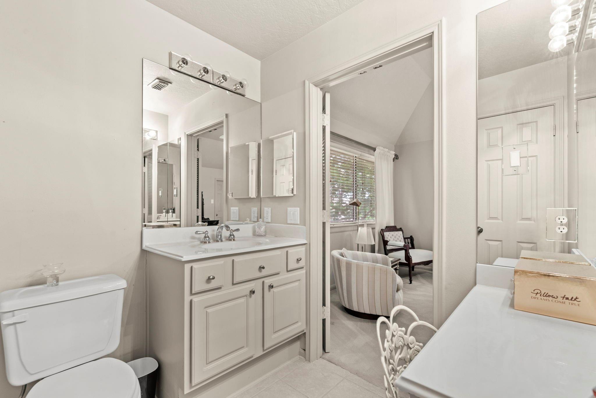 4513 Country Club View