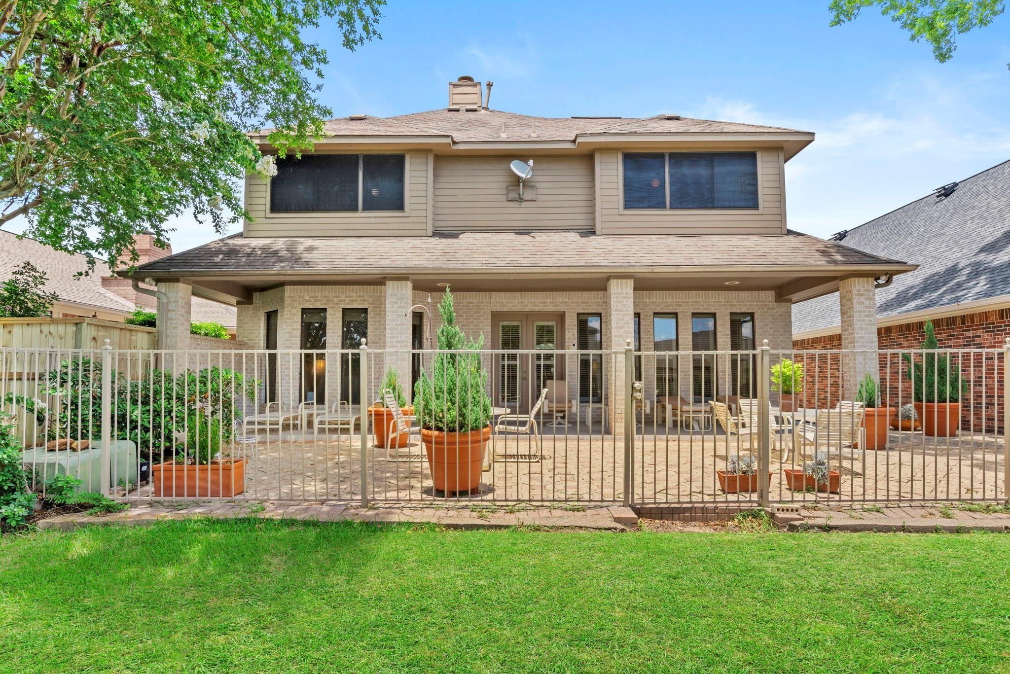 4513 Country Club View