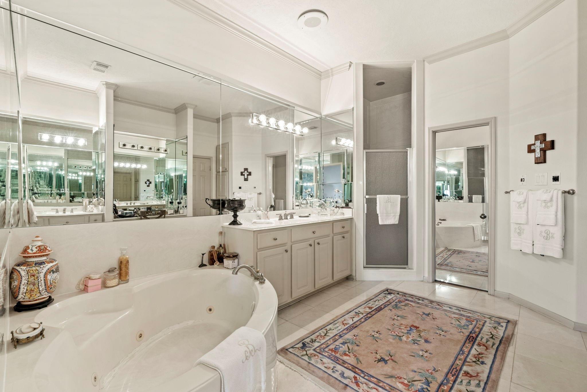 4513 Country Club View