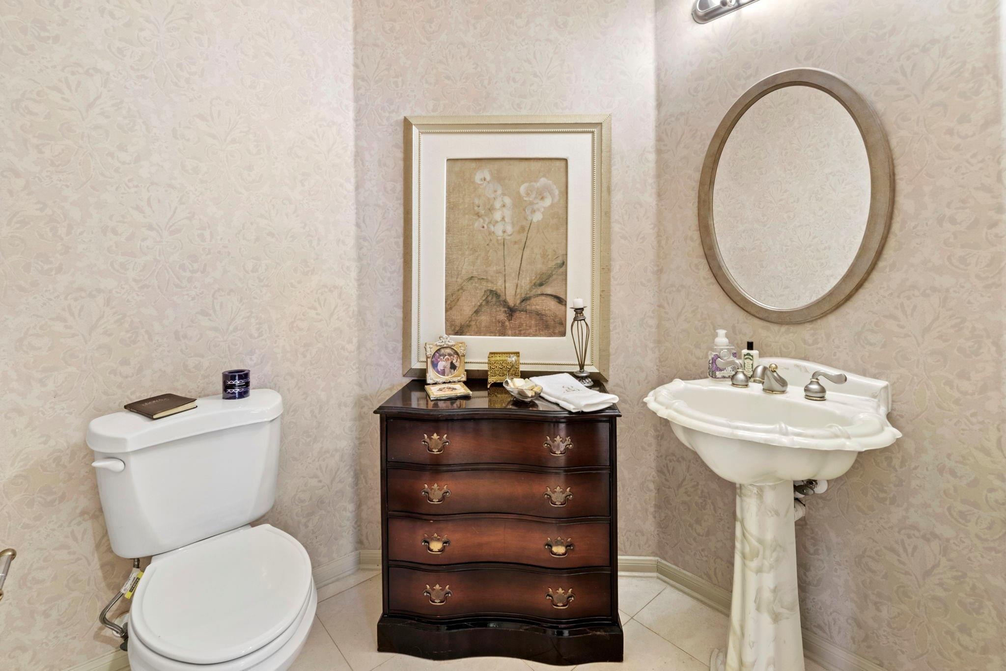 4513 Country Club View