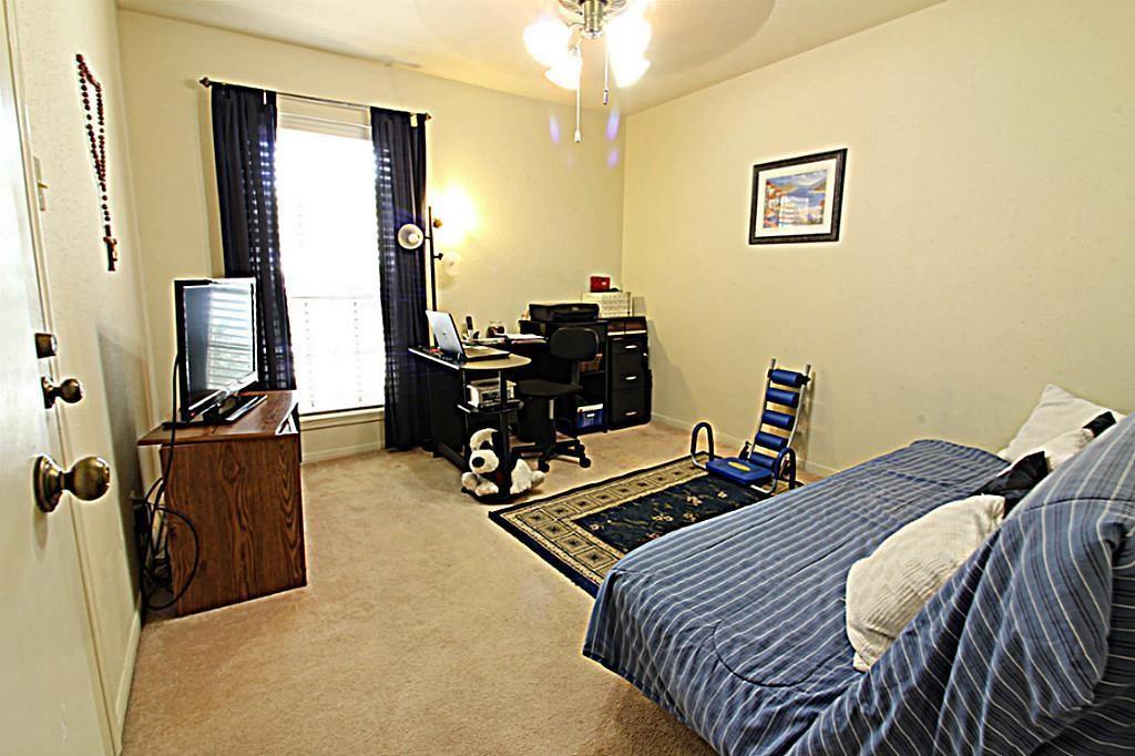 13723 Pepper Knoll Drive
