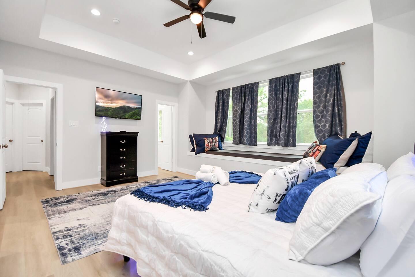 5718 Beall Street # C