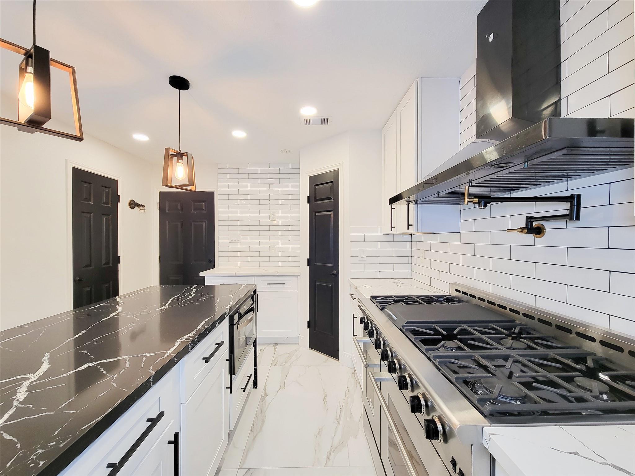 16842 Anna Green Street