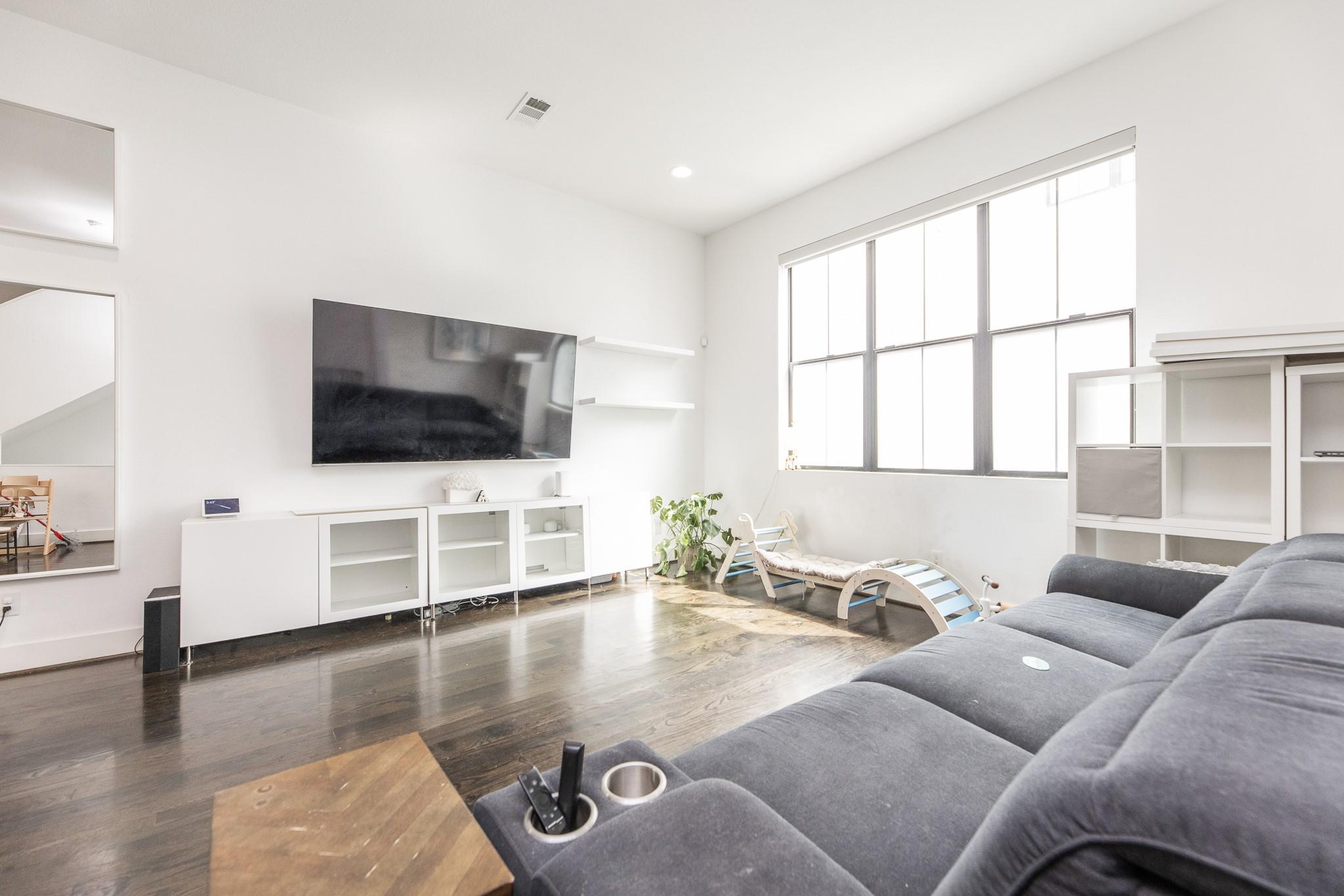 608 Middle Street Unit: E