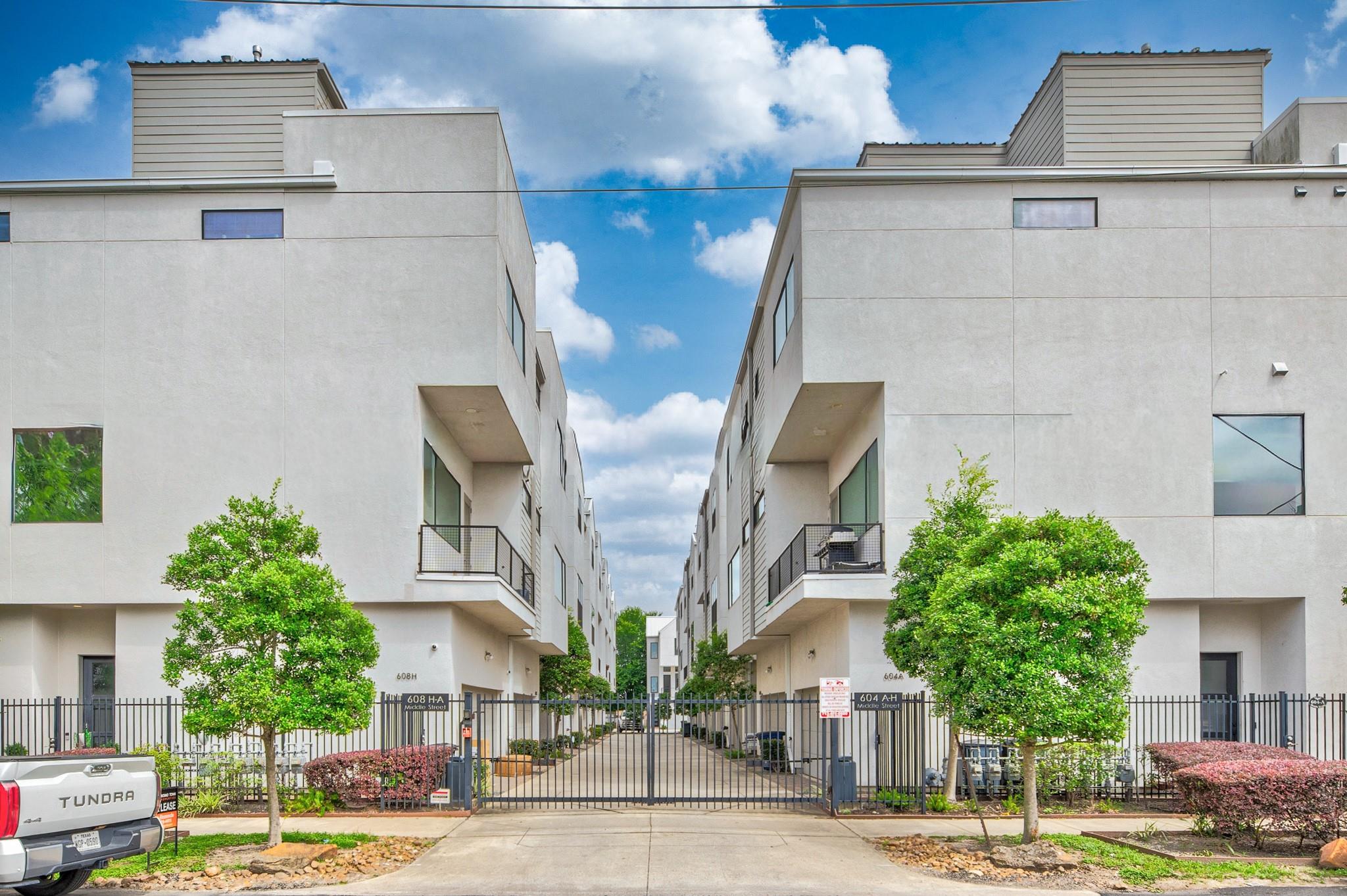 608 Middle Street Unit: E