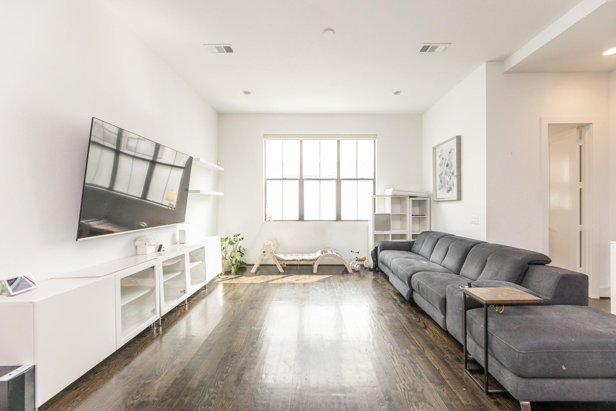 608 Middle Street Unit: E