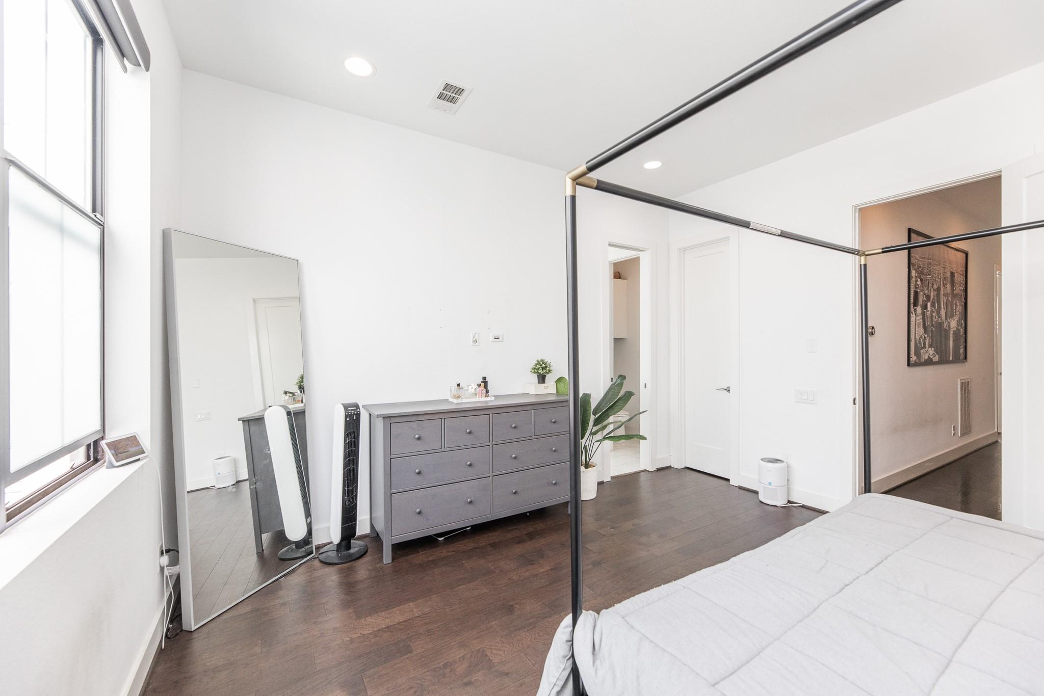 608 Middle Street Unit: E