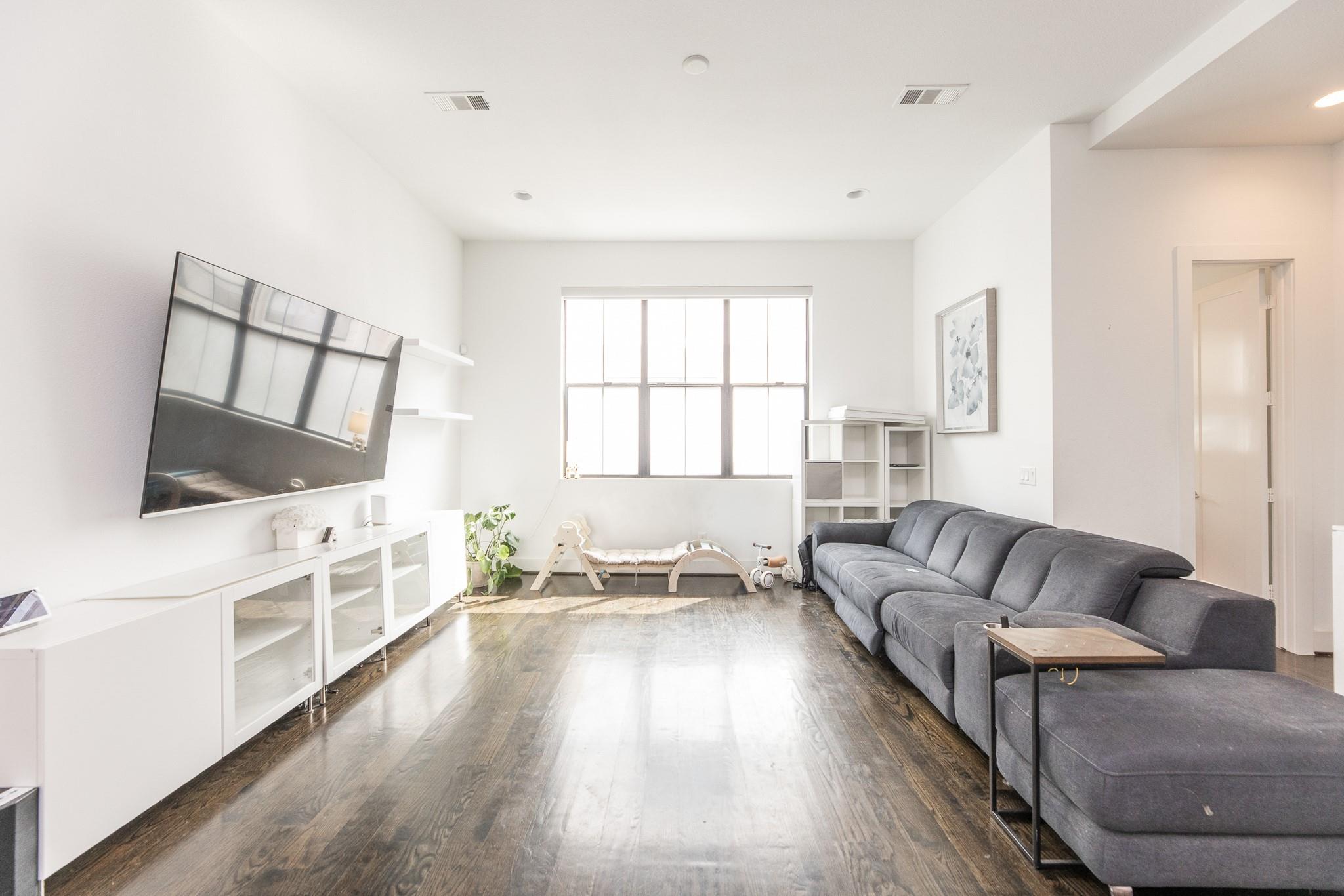 608 Middle Street Unit: E