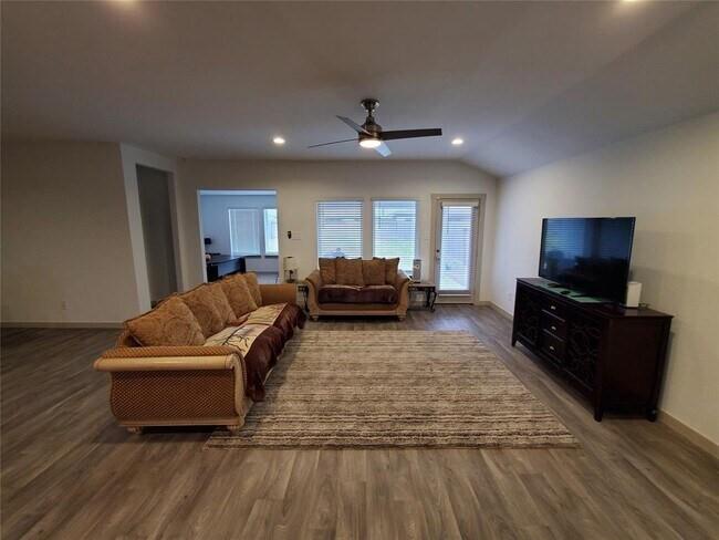 6910 Dell Vista Dr Drive