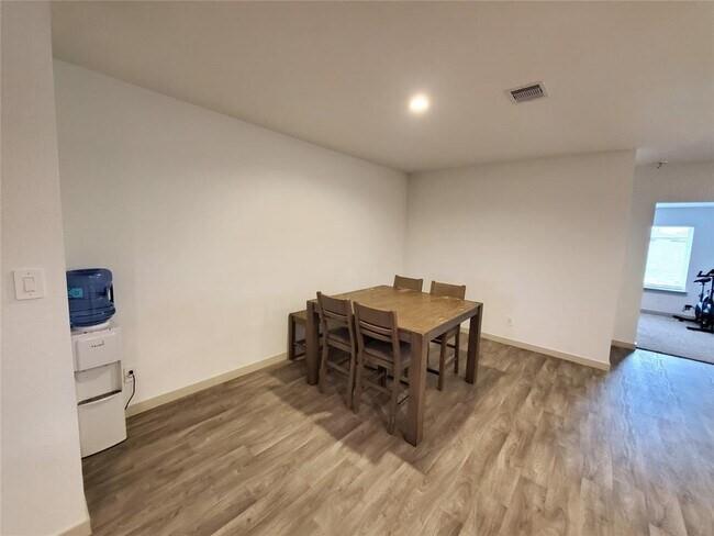 6910 Dell Vista Dr Drive