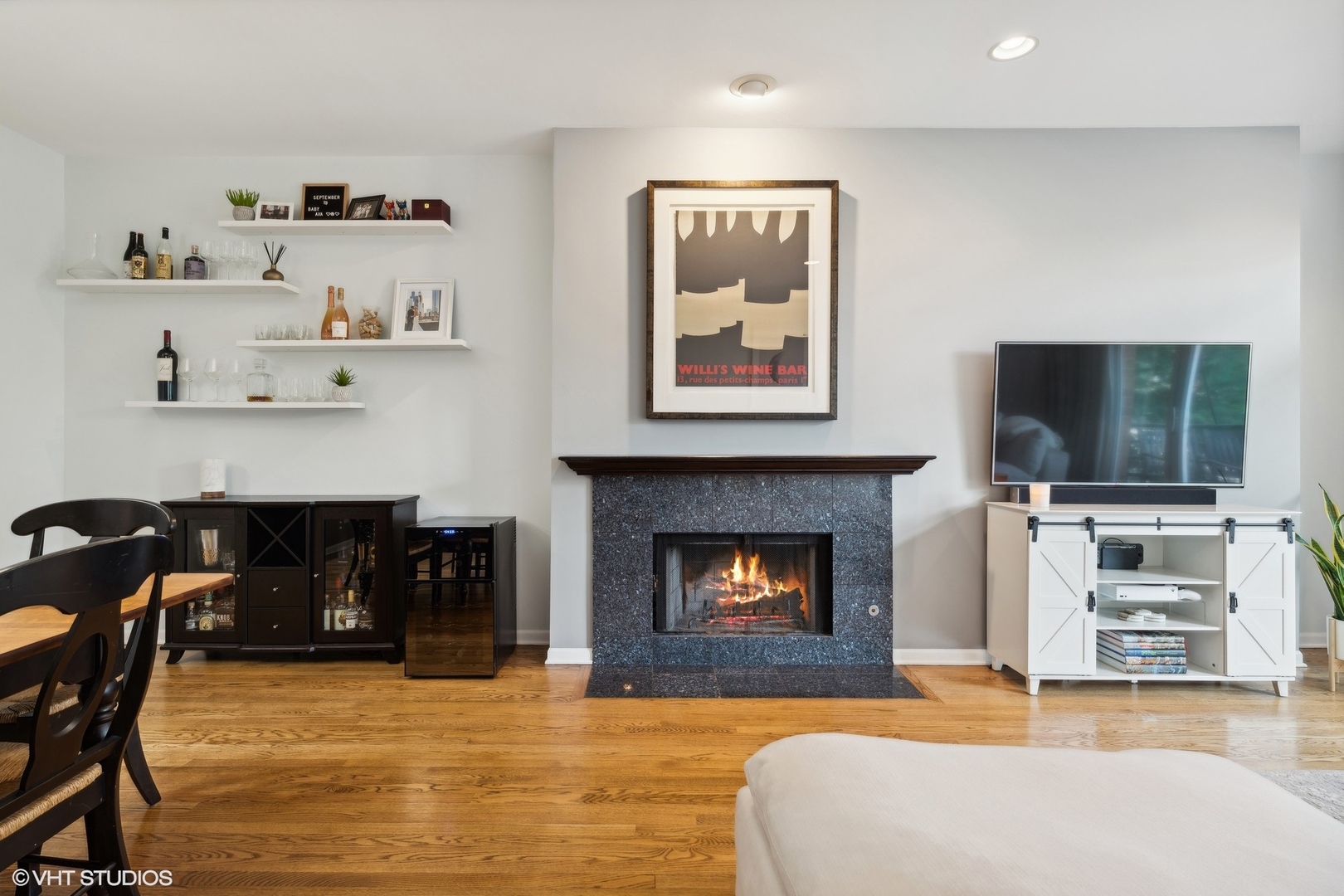 1555 W School Street Unit: 2D
