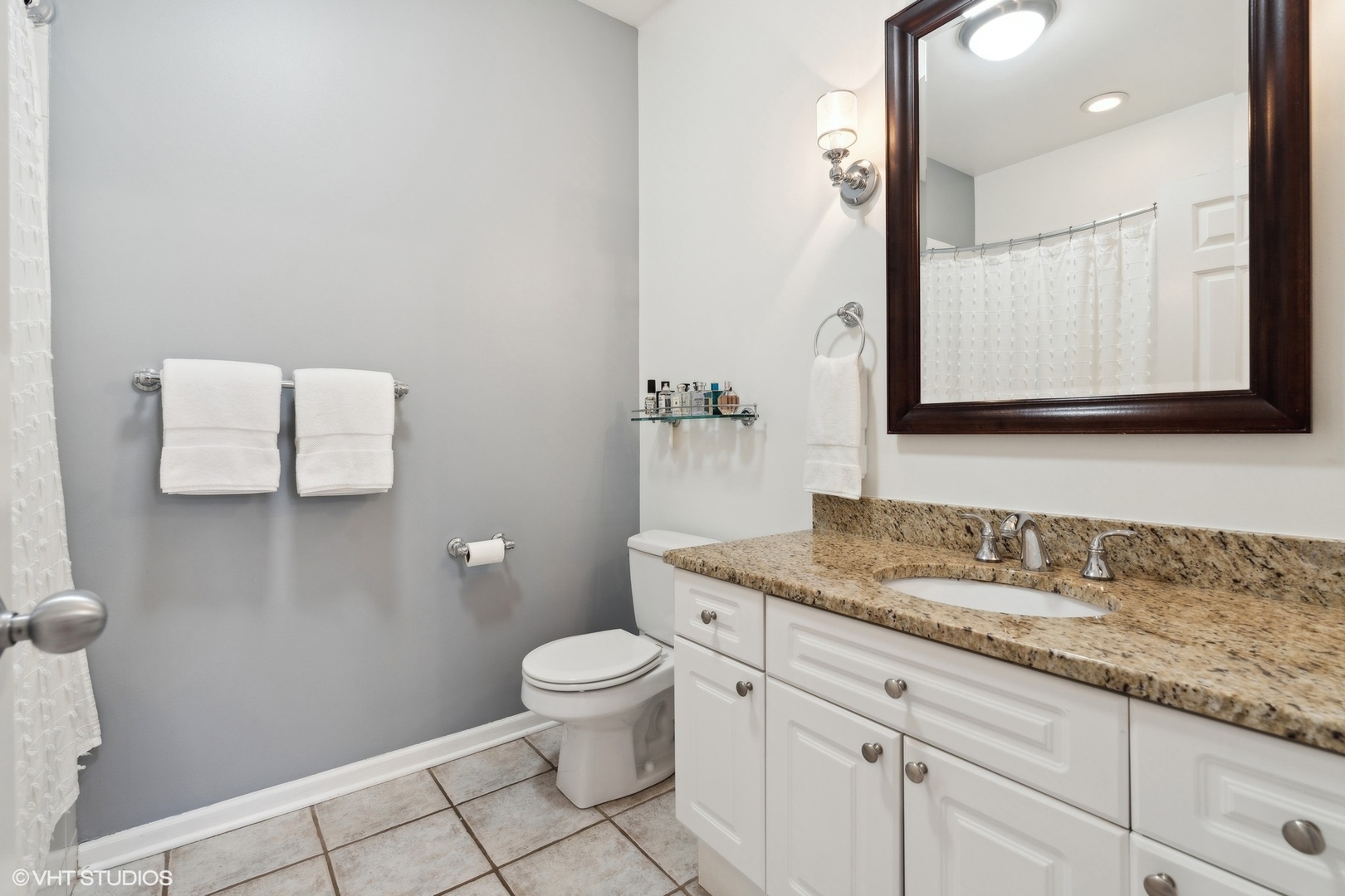 1555 W School Street Unit: 2D