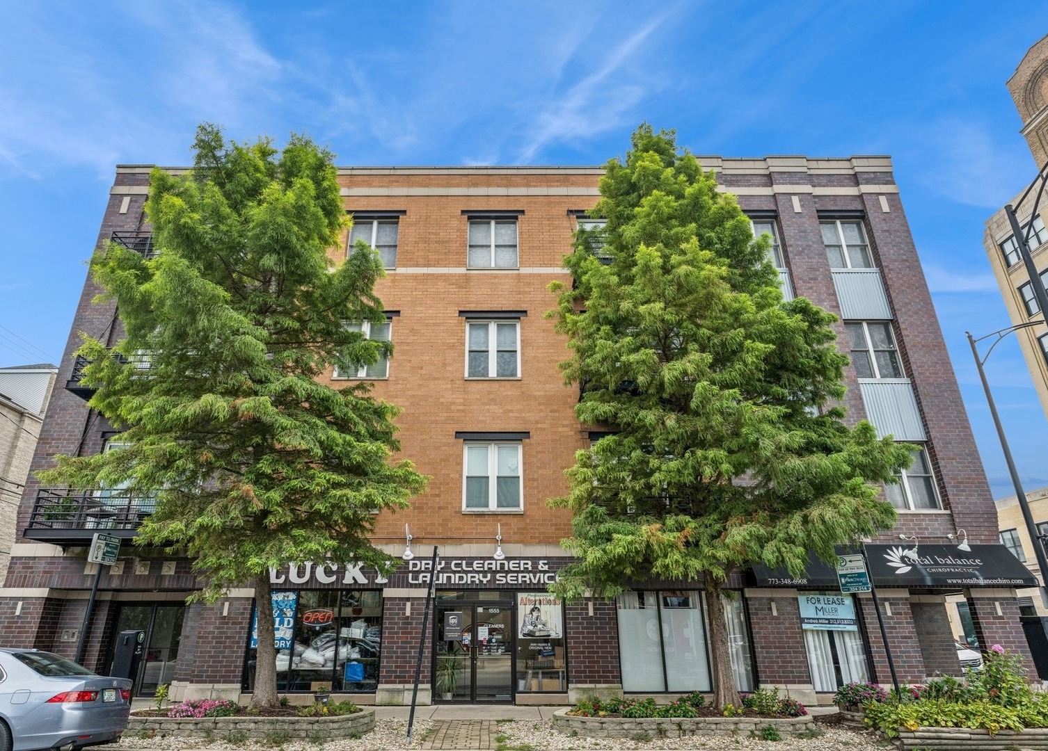 1555 W School Street Unit: 2D