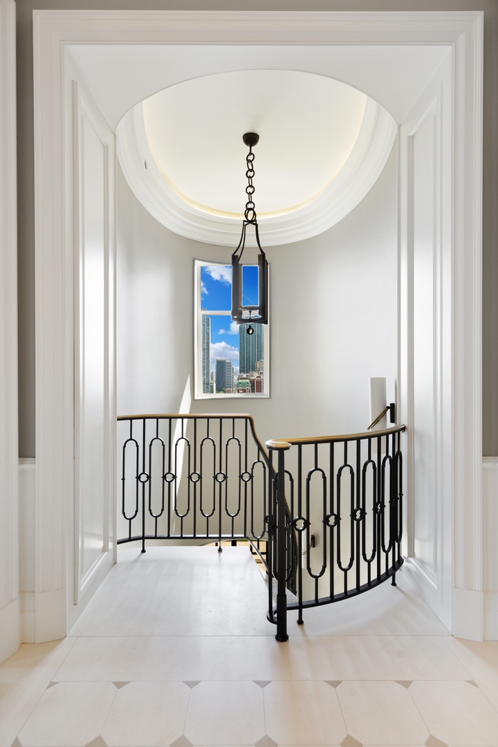 310 S Michigan Avenue Unit: 2502