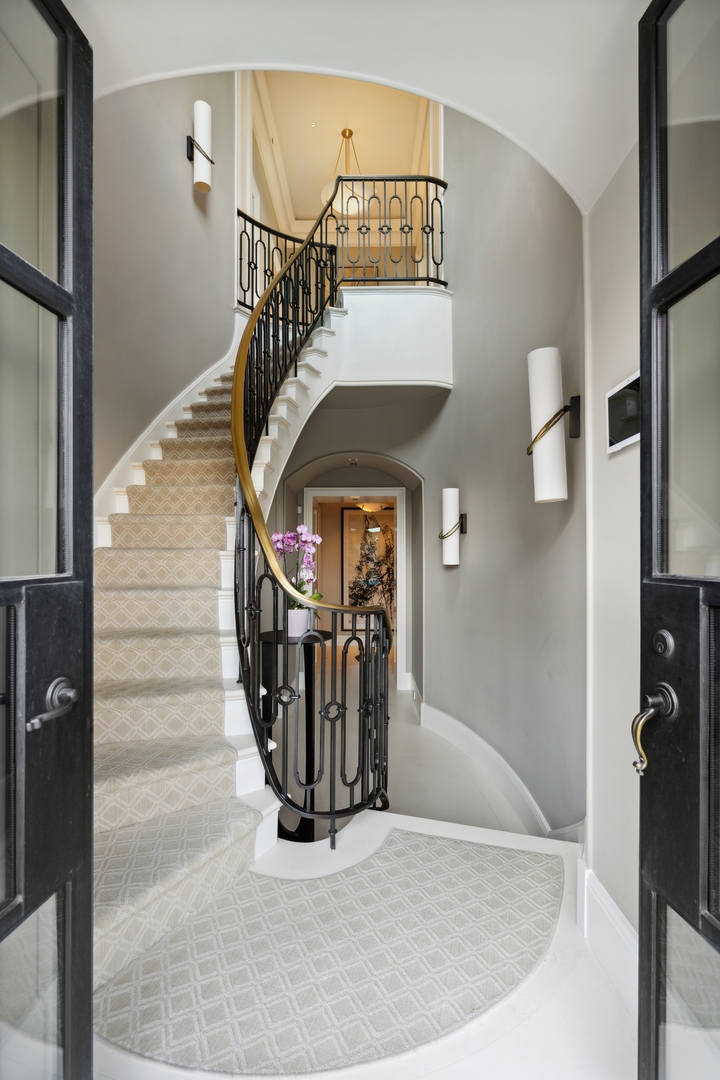310 S Michigan Avenue Unit: 2502