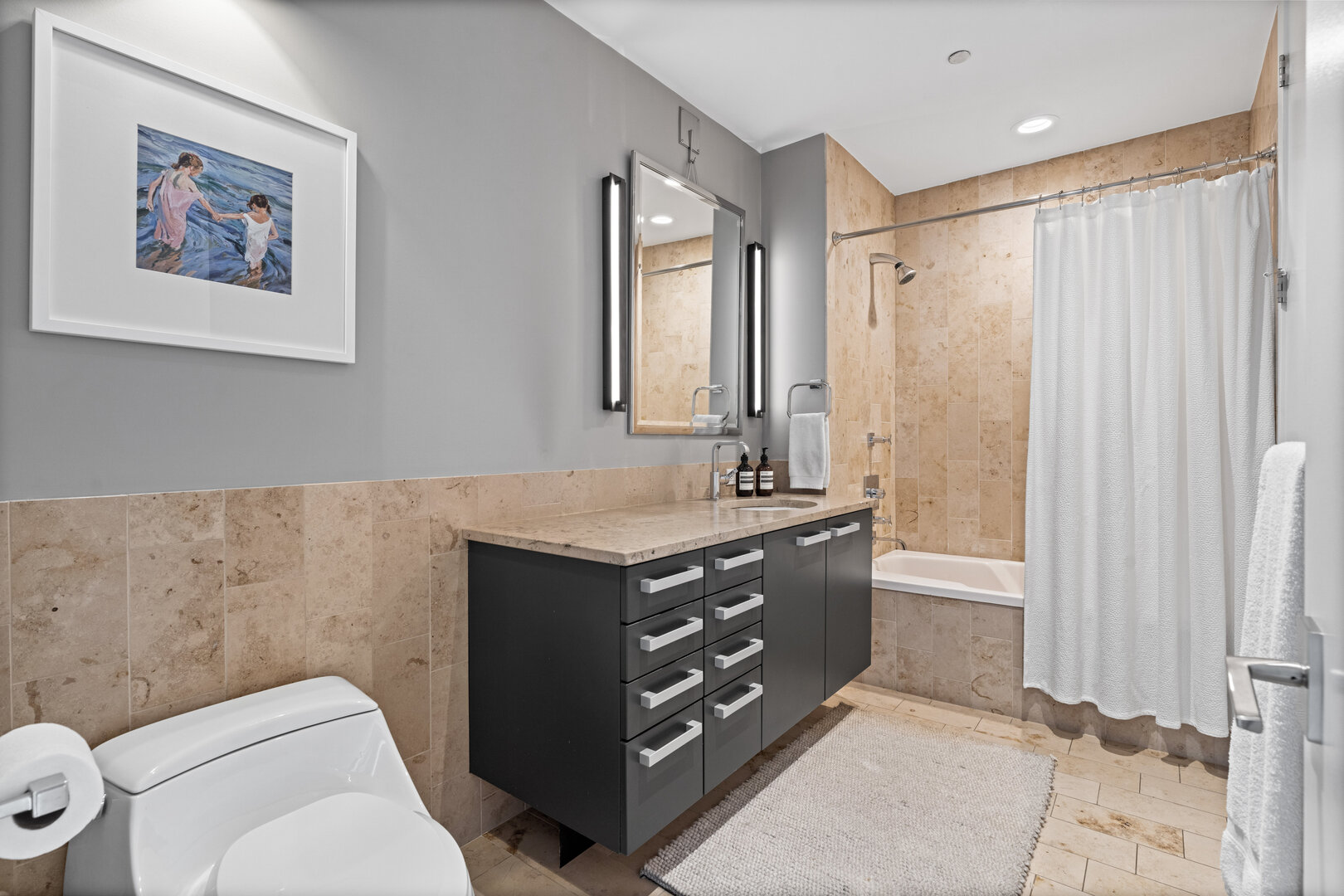 550 N Saint Clair Street Unit: 2502