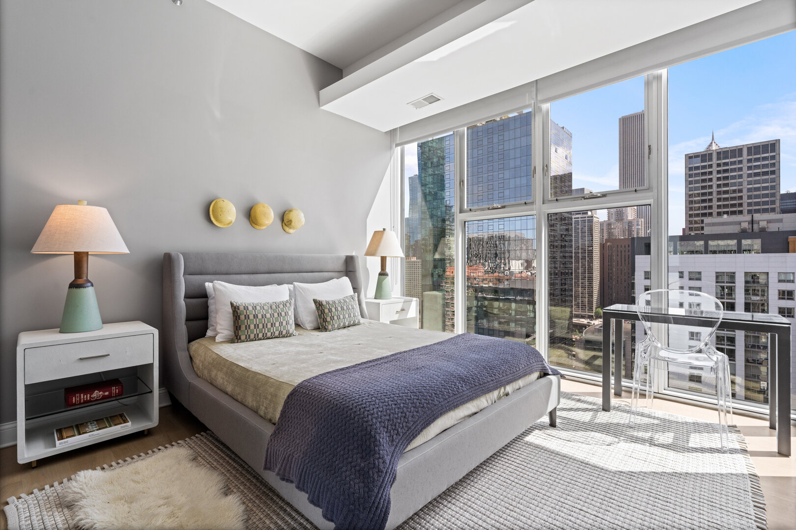 550 N Saint Clair Street Unit: 2502