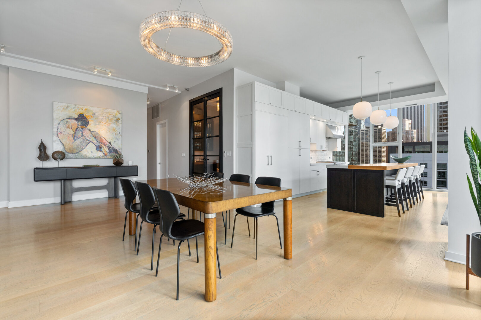 550 N Saint Clair Street Unit: 2502