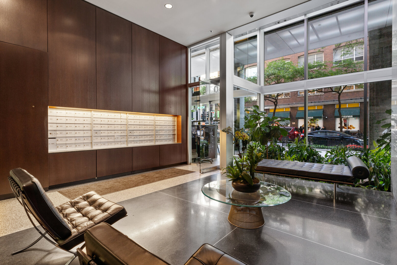 550 N Saint Clair Street Unit: 2502