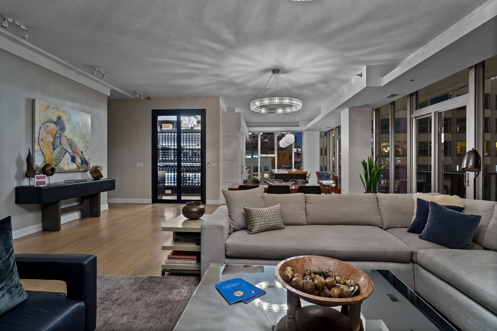 550 N Saint Clair Street Unit: 2502