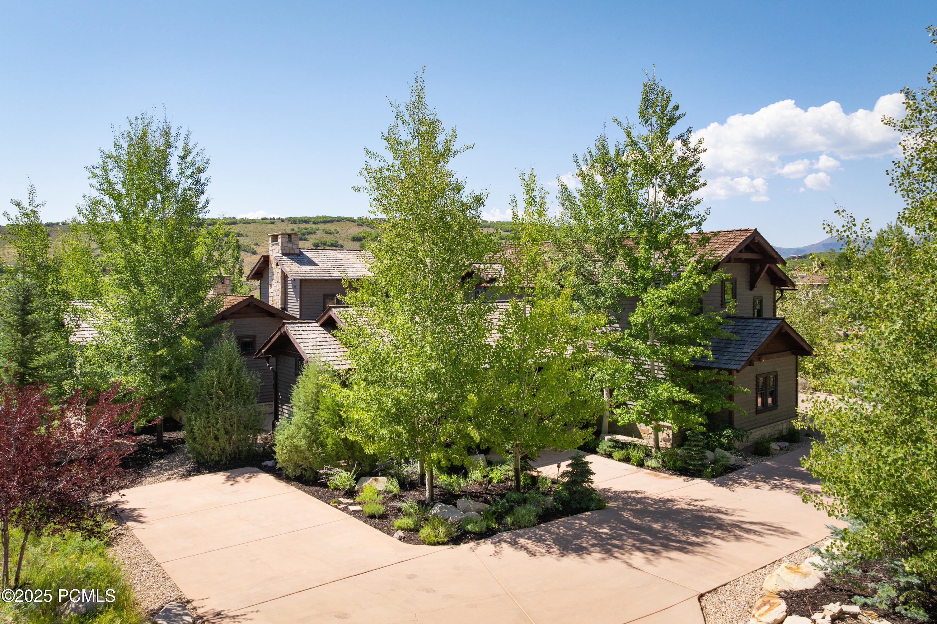 3212 E Broken Spear Trail