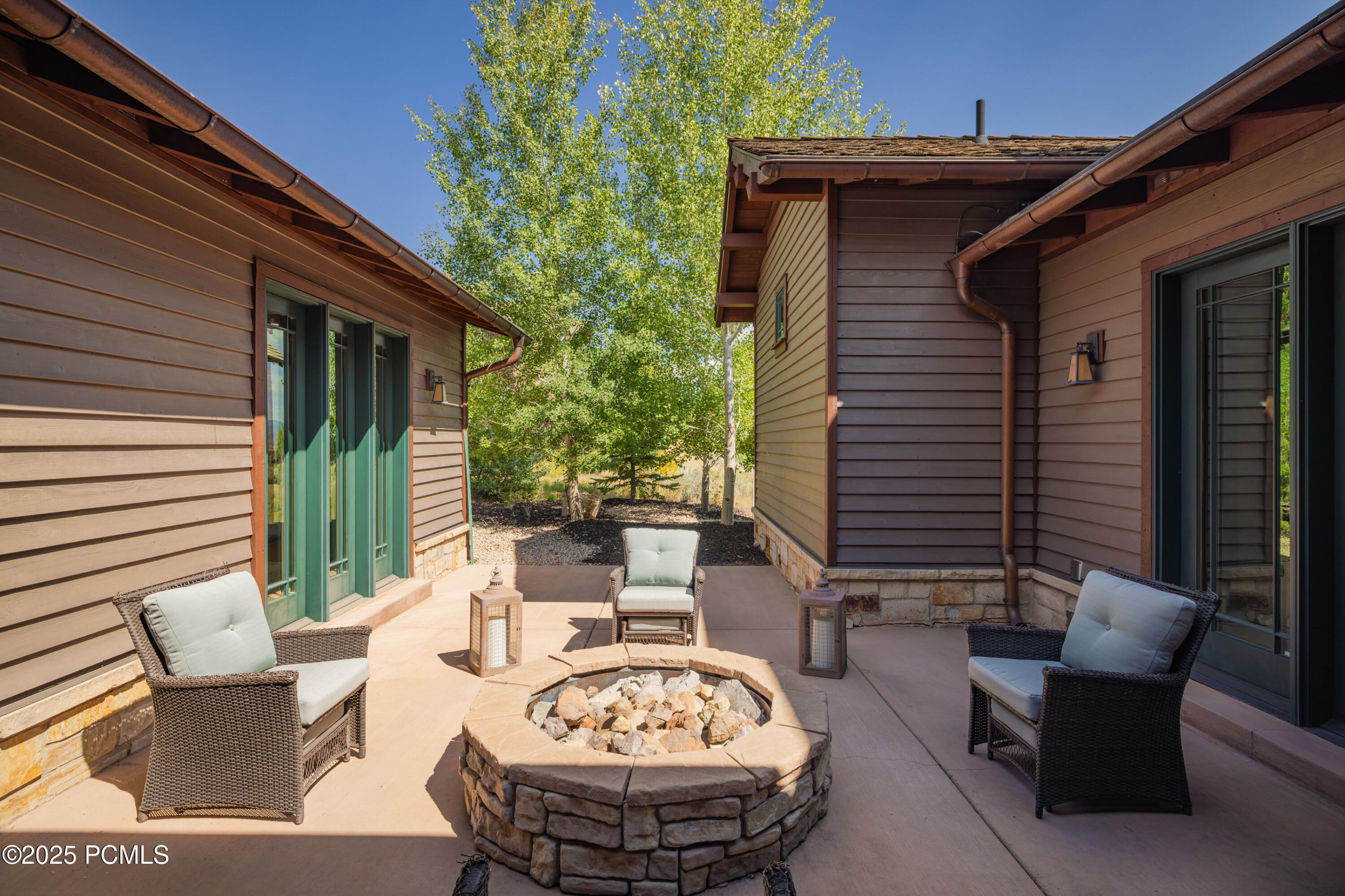 3212 E Broken Spear Trail