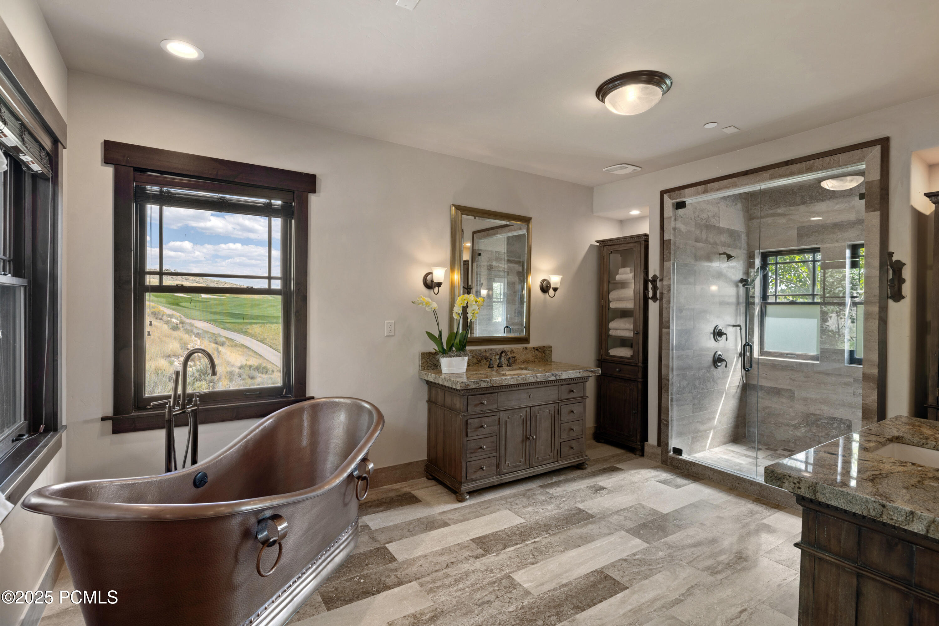 3212 E Broken Spear Trail