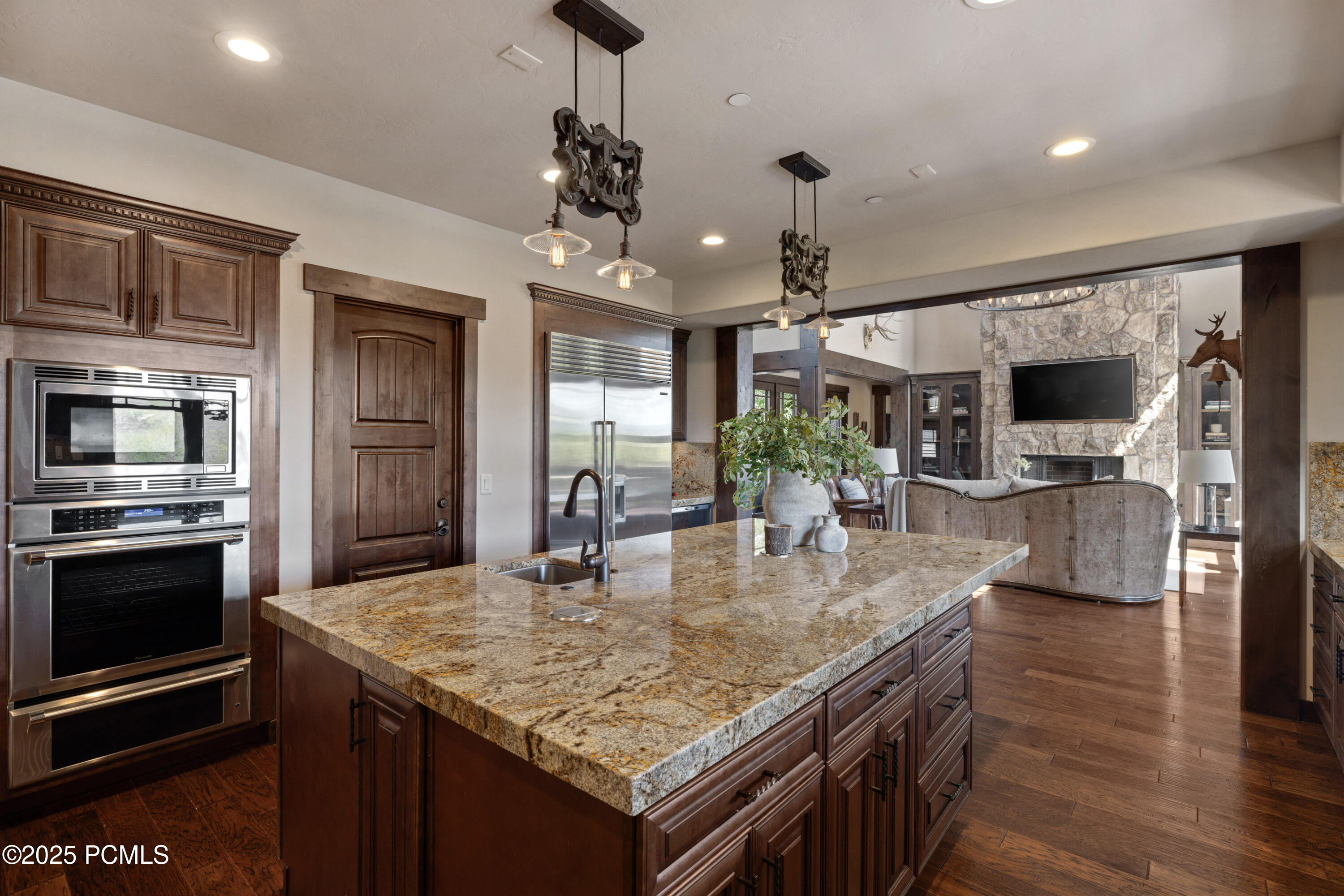 3212 E Broken Spear Trail