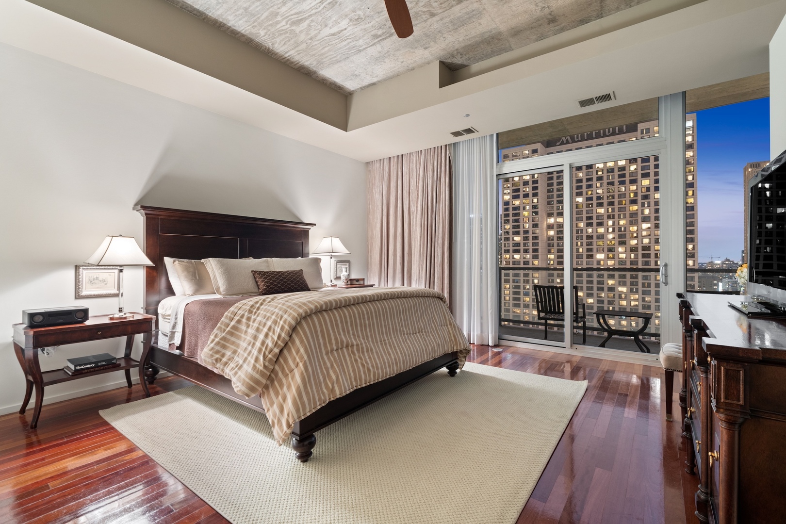 550 N Saint Clair Street Unit: 2503