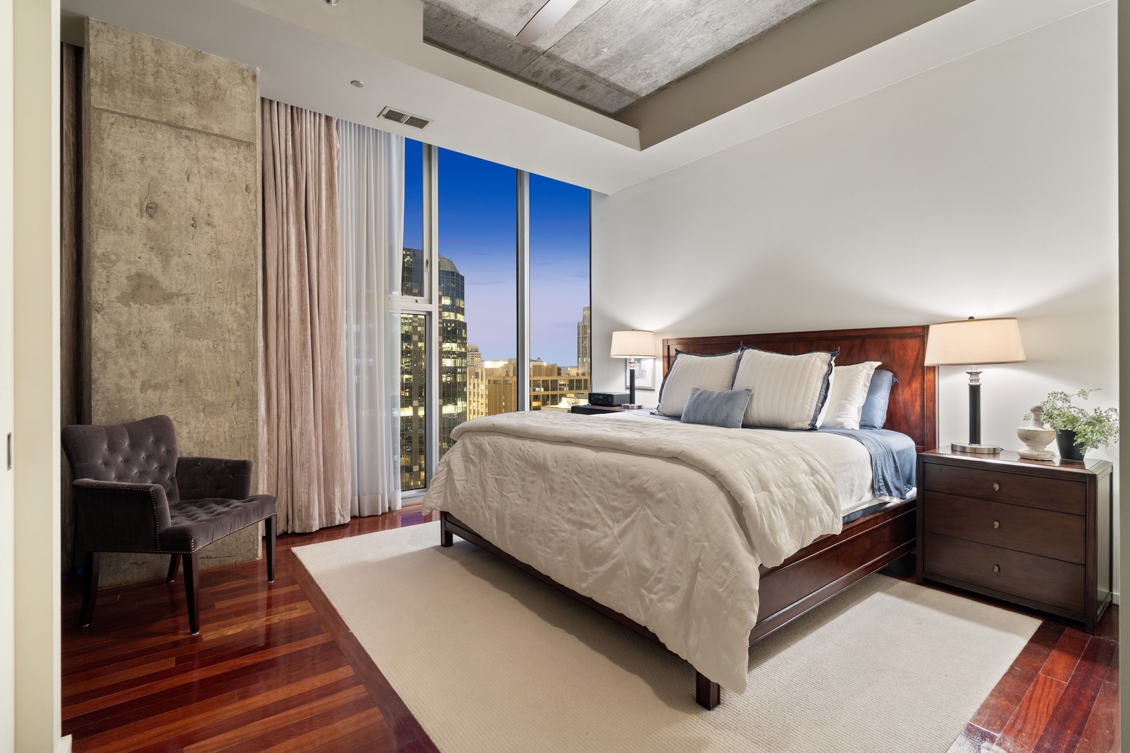 550 N Saint Clair Street Unit: 2503