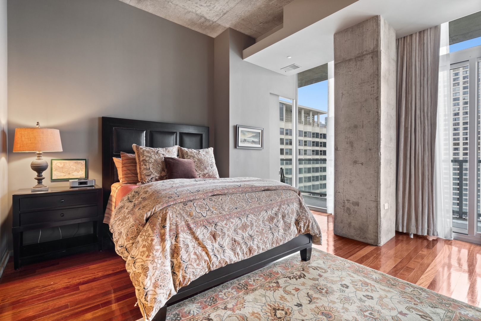 550 N Saint Clair Street Unit: 2503