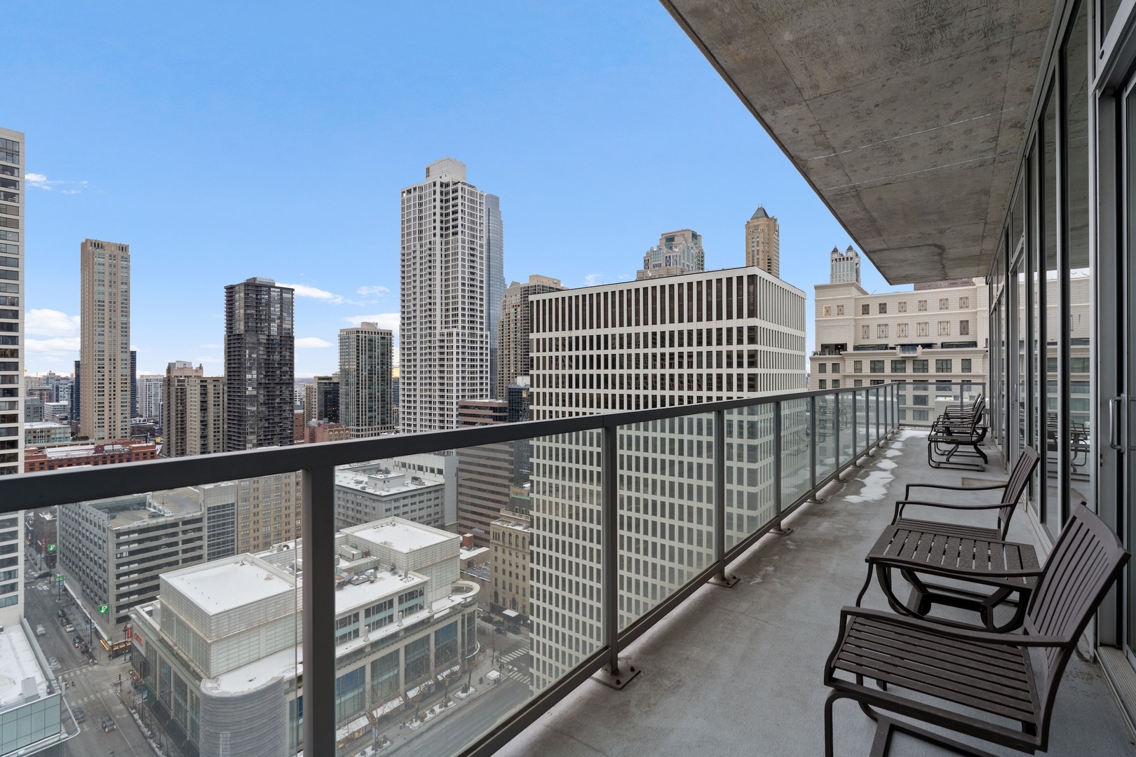 550 N Saint Clair Street Unit: 2503
