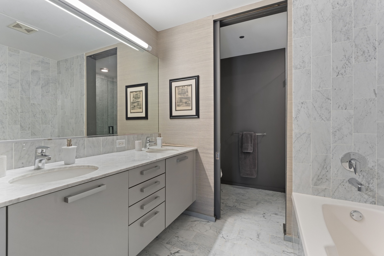 550 N Saint Clair Street Unit: 2503