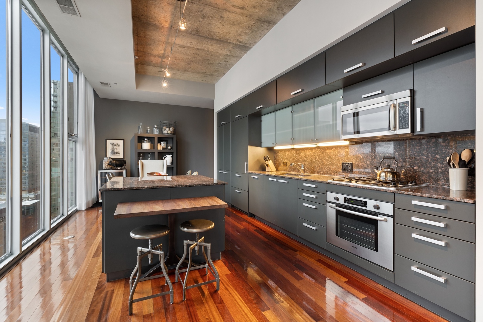 550 N Saint Clair Street Unit: 2503