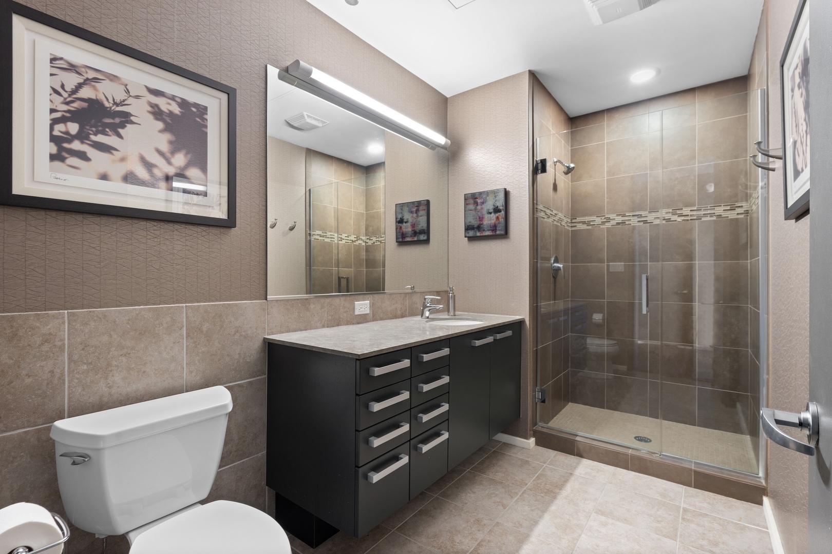 550 N Saint Clair Street Unit: 2503