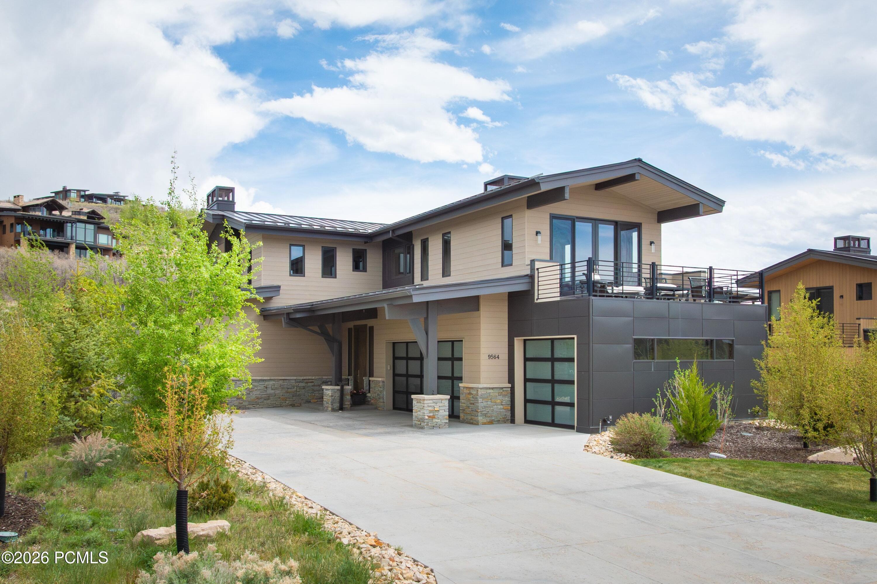 9564 N Midnight Court