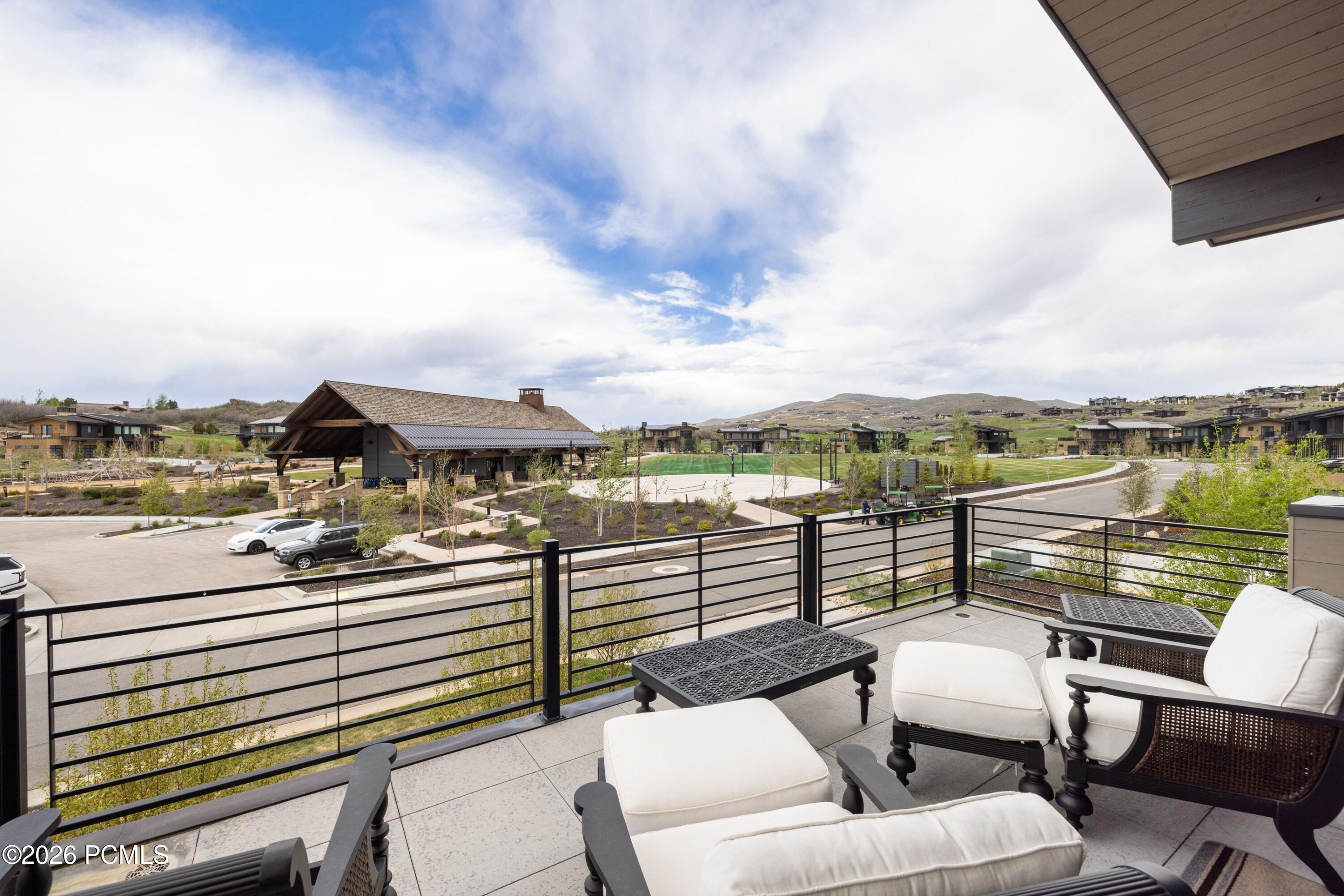 9564 N Midnight Court
