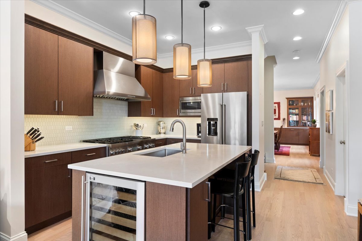 3842 N SOUTHPORT Avenue Unit: I