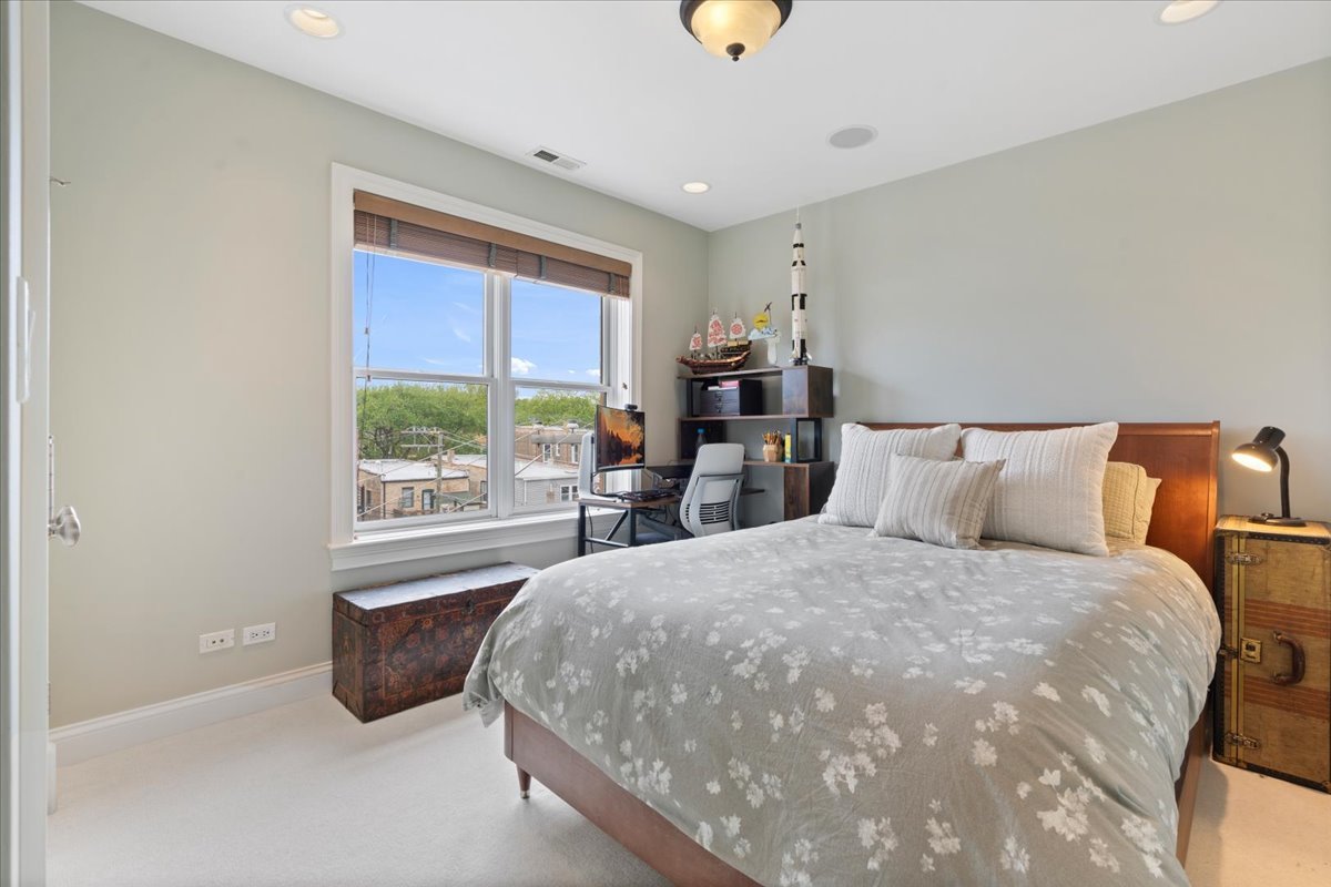 3842 N SOUTHPORT Avenue Unit: I