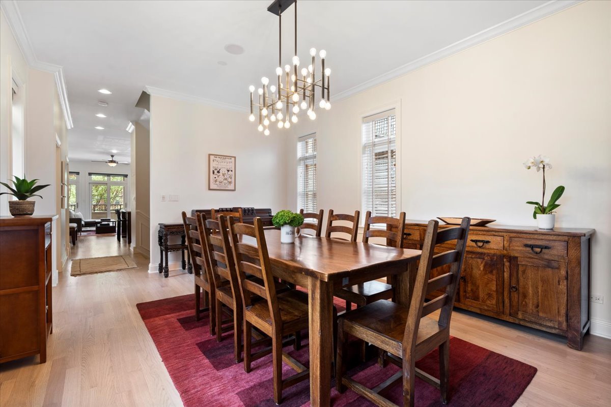 3842 N SOUTHPORT Avenue Unit: I