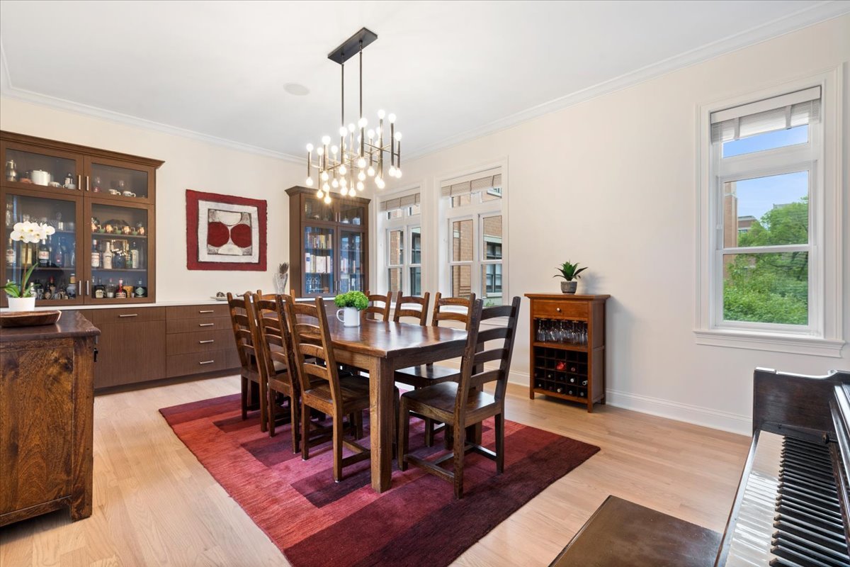 3842 N SOUTHPORT Avenue Unit: I