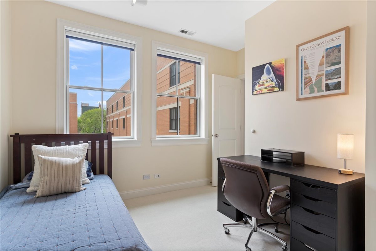 3842 N SOUTHPORT Avenue Unit: I