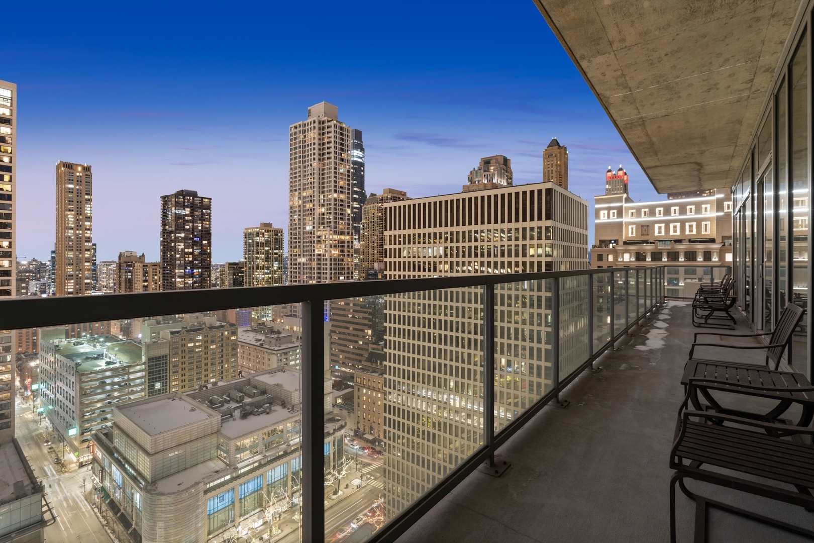 550 N Saint Clair Street Unit: 2503