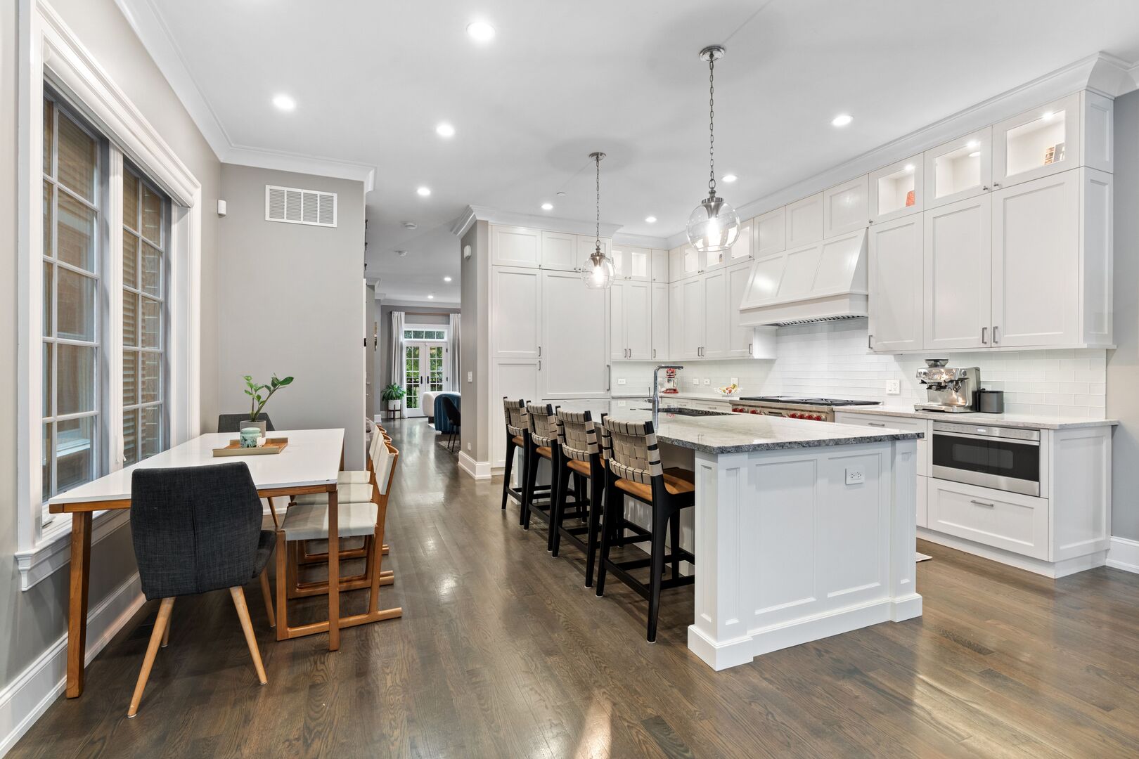 1306 W Byron Street