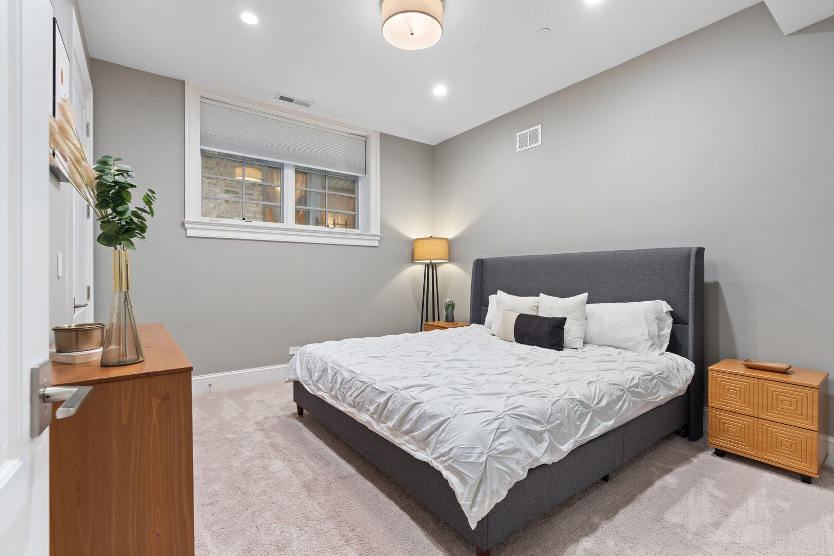 1306 W Byron Street