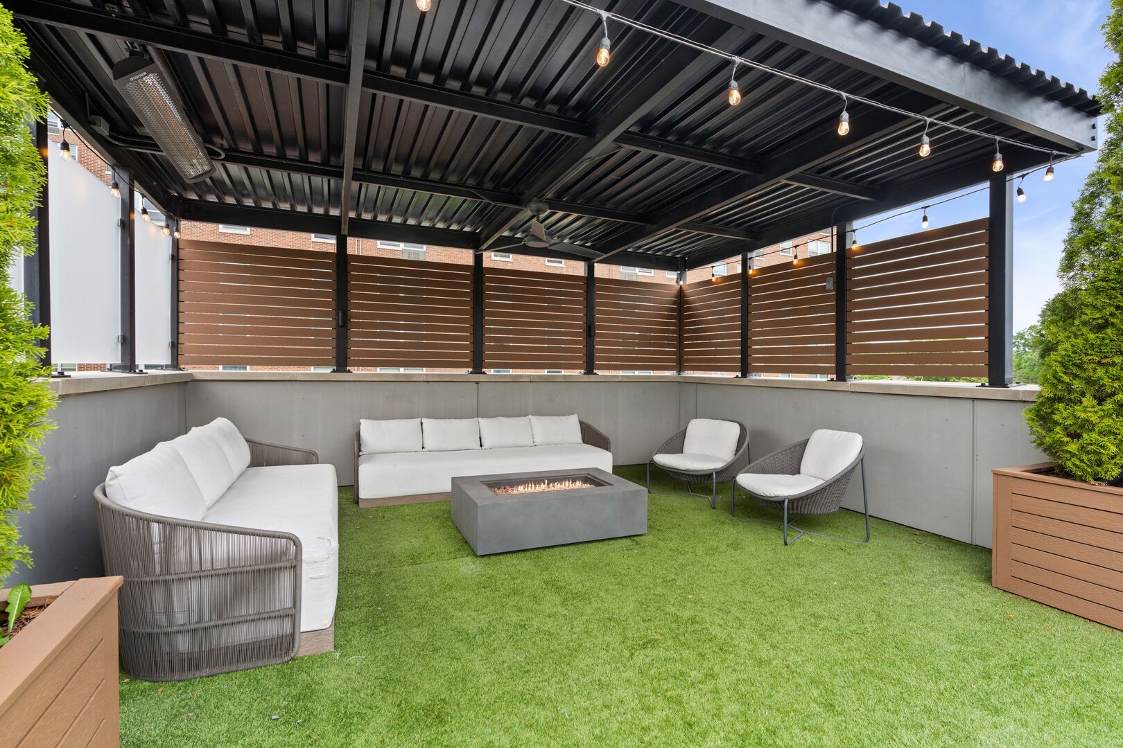 1306 W Byron Street